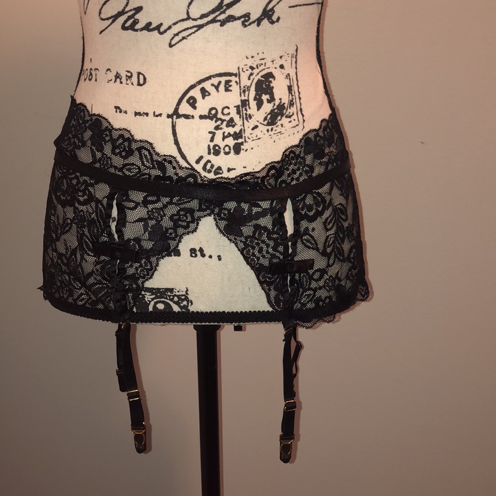 Rene Rofe Intimates Adjustable 4 Strap Lace Garter Belt M / L Medium Large